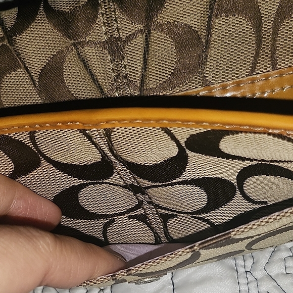 Coach Signature Canvas Wallet - Picture 12 of 12